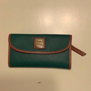 Dooney & Bourke wallet